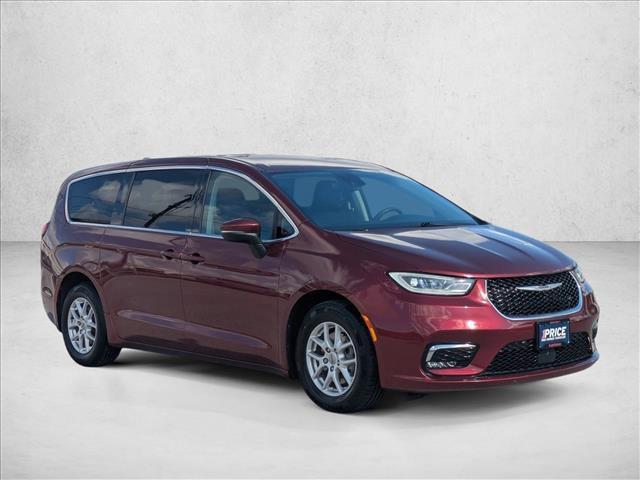 used 2023 Chrysler Pacifica car, priced at $29,548