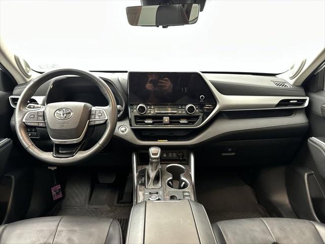 used 2023 Toyota Highlander car, priced at $45,598