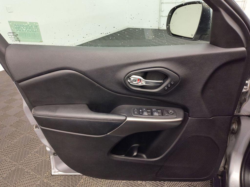 used 2020 Jeep Cherokee car, priced at $19,798