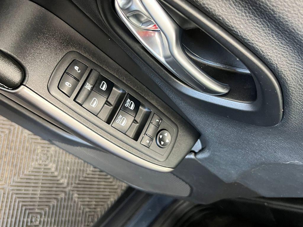 used 2019 Jeep Cherokee car, priced at $15,498