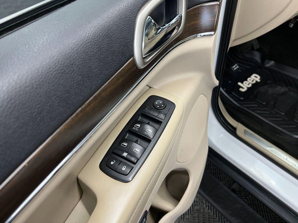 used 2015 Jeep Grand Cherokee car, priced at $12,998