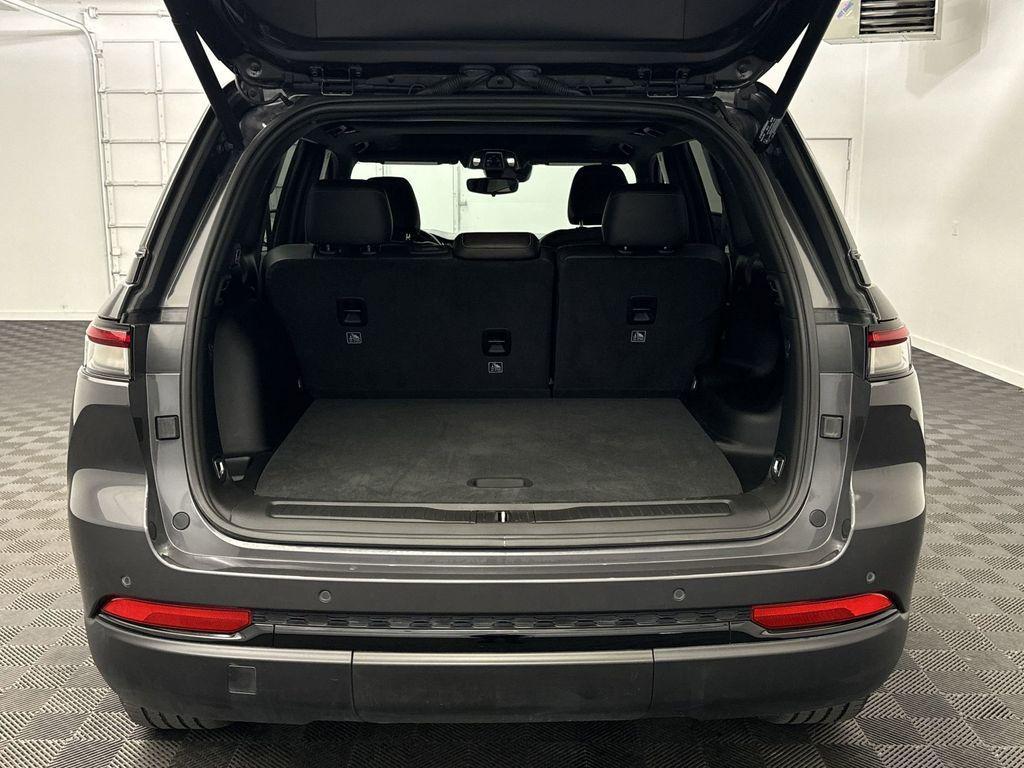 used 2024 Jeep Grand Cherokee car, priced at $34,998