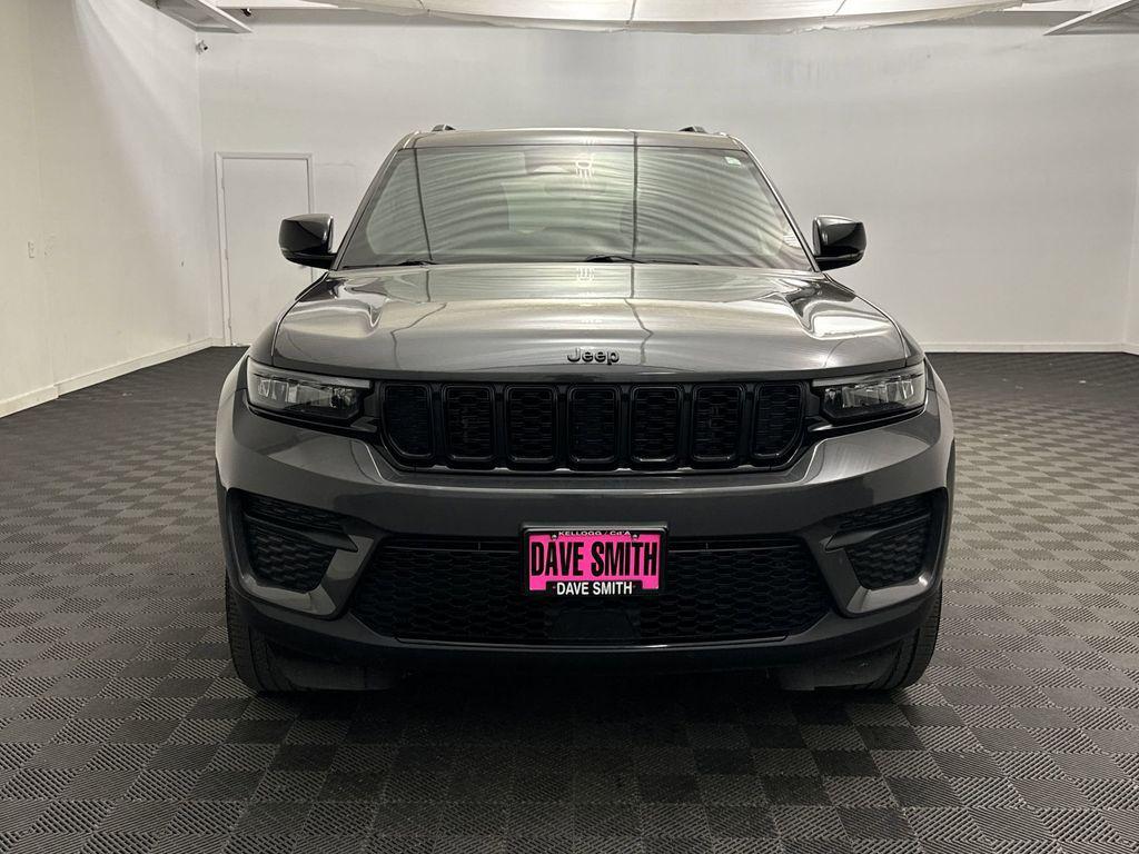 used 2024 Jeep Grand Cherokee car, priced at $34,998