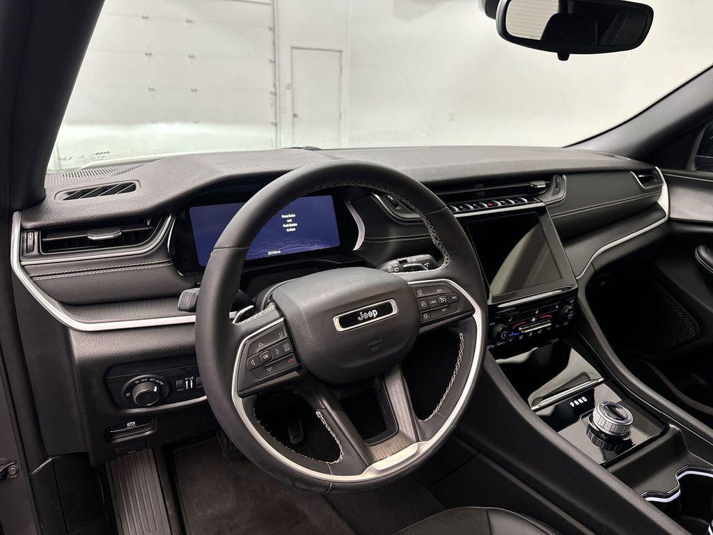 used 2024 Jeep Grand Cherokee car, priced at $34,998