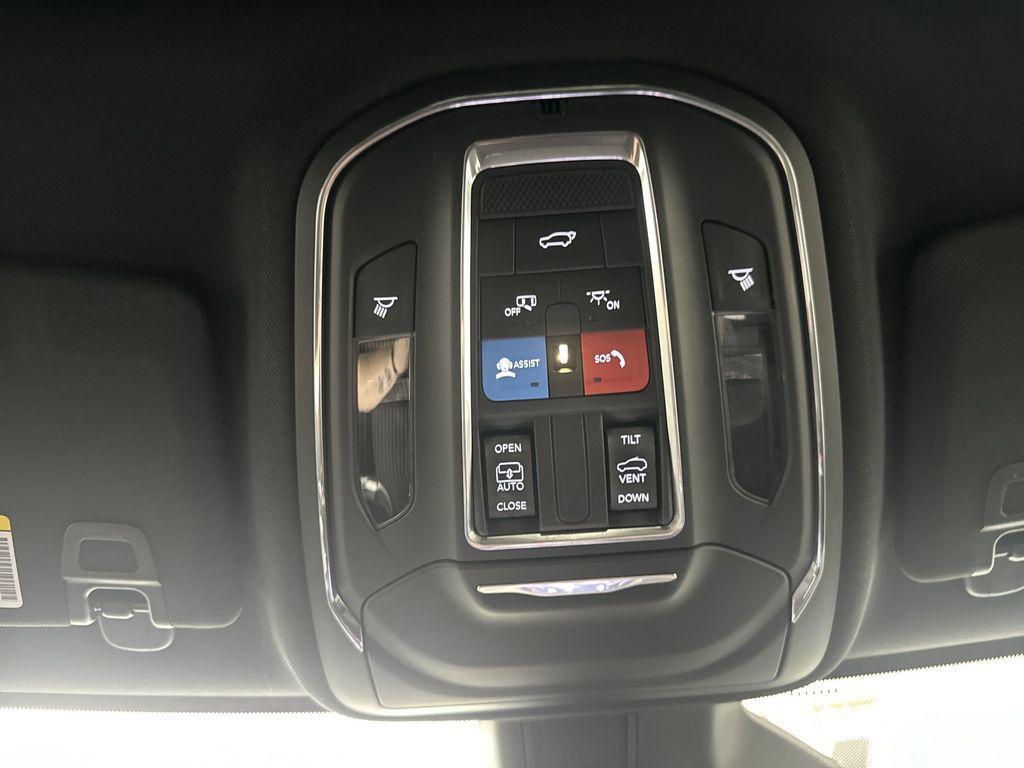 used 2024 Jeep Grand Cherokee car, priced at $34,998