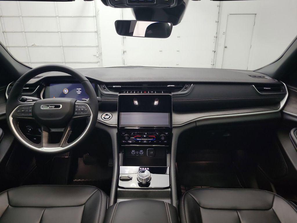 used 2025 Jeep Grand Cherokee car, priced at $43,998