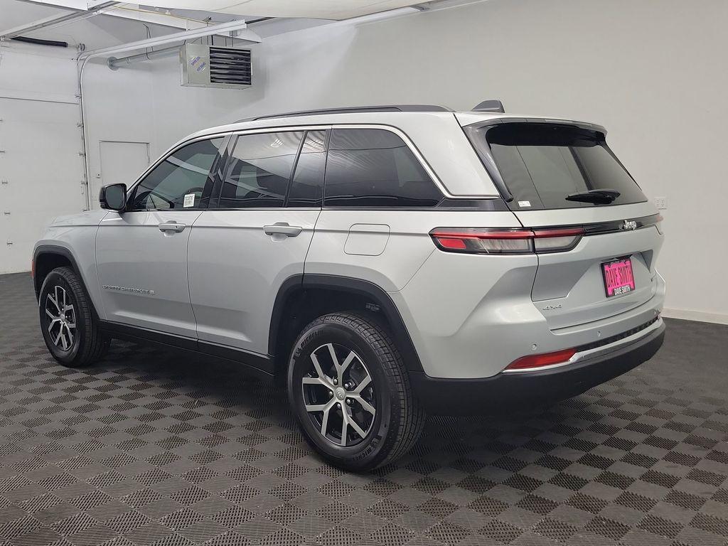 used 2025 Jeep Grand Cherokee car, priced at $43,998