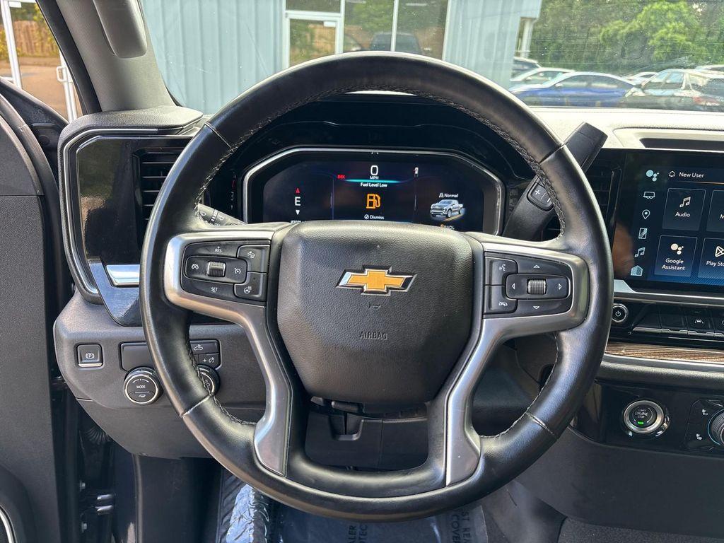 used 2024 Chevrolet Silverado 1500 car, priced at $31,999
