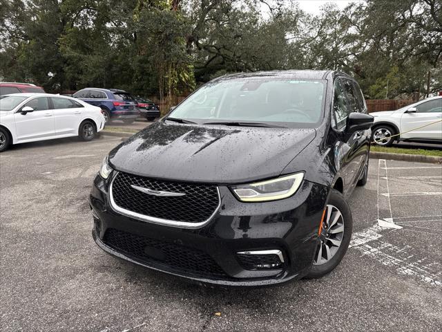 used 2022 Chrysler Pacifica Hybrid car, priced at $20,994