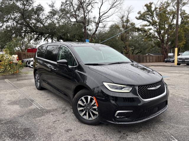 used 2022 Chrysler Pacifica Hybrid car, priced at $20,994