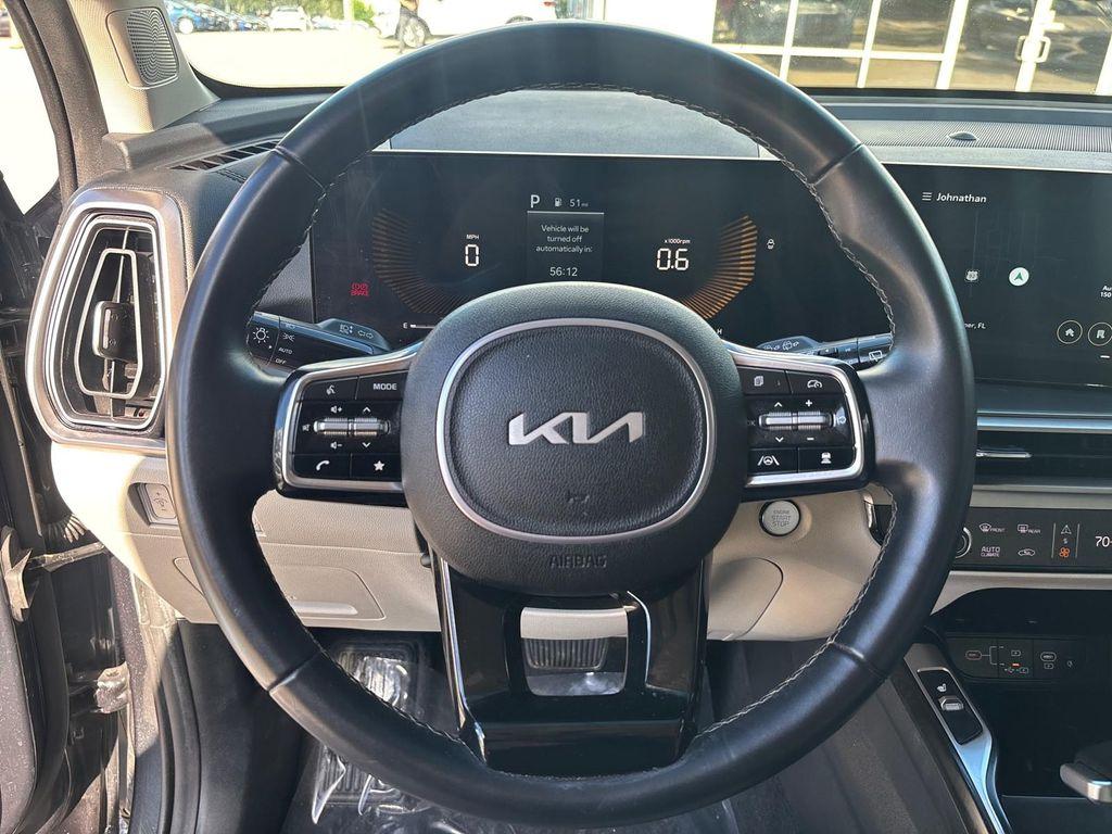 used 2025 Kia Sorento car, priced at $25,999