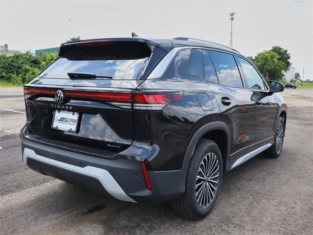 new 2025 Volkswagen Tiguan car, priced at $33,126