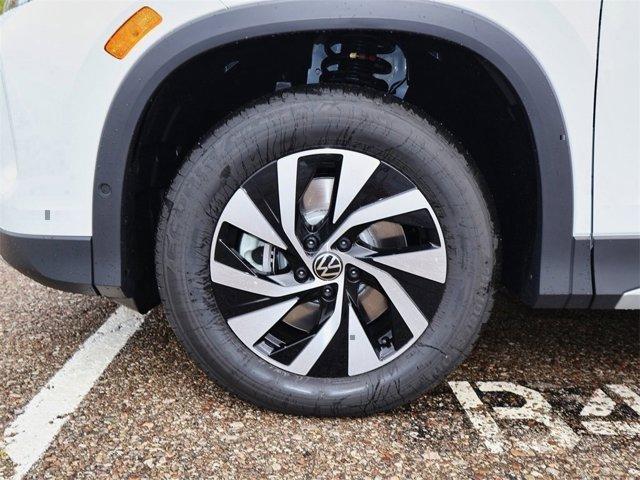 new 2025 Volkswagen Tiguan car, priced at $33,882