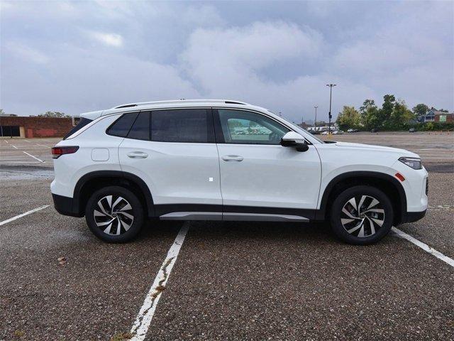 new 2025 Volkswagen Tiguan car, priced at $33,882