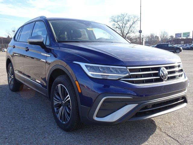 new 2024 Volkswagen Tiguan car, priced at $33,061