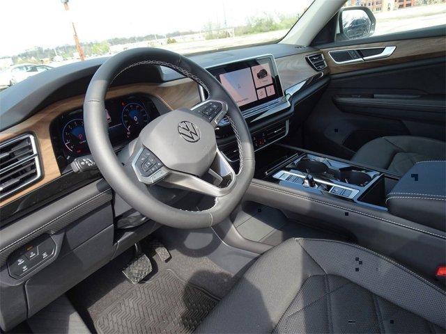 new 2025 Volkswagen Atlas car, priced at $44,306