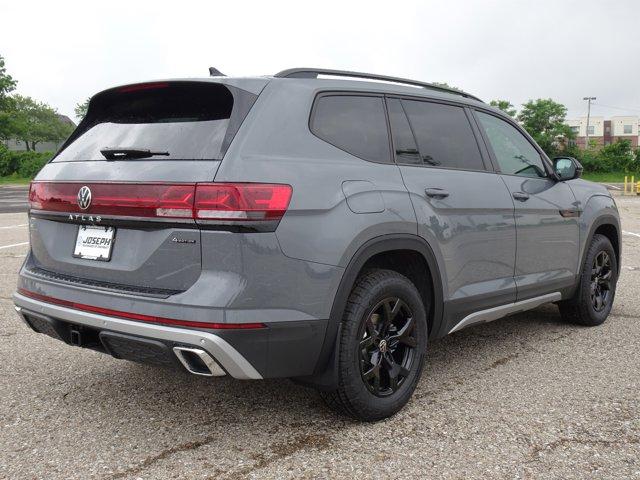 new 2025 Volkswagen Atlas car, priced at $49,996
