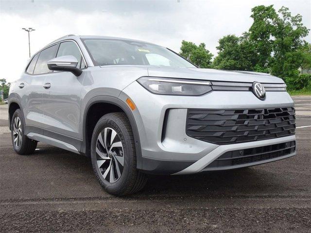 new 2025 Volkswagen Tiguan car, priced at $32,826