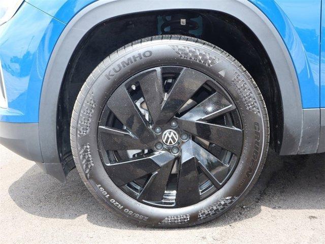 new 2025 Volkswagen Atlas car, priced at $46,800