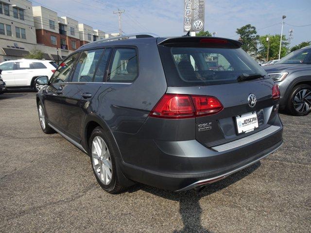 used 2017 Volkswagen Golf Alltrack car