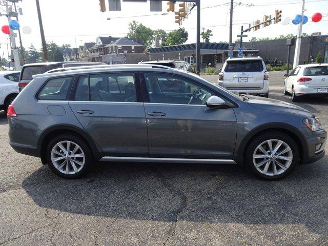 used 2017 Volkswagen Golf Alltrack car