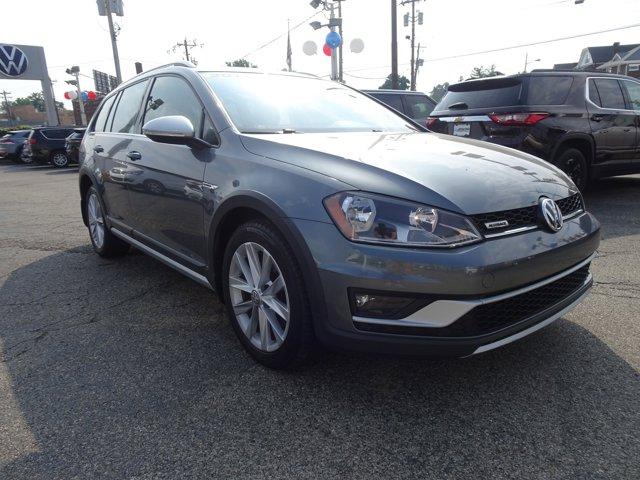 used 2017 Volkswagen Golf Alltrack car