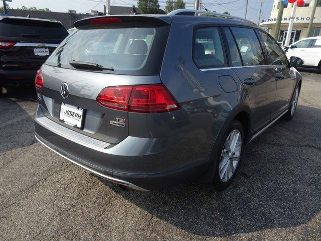 used 2017 Volkswagen Golf Alltrack car