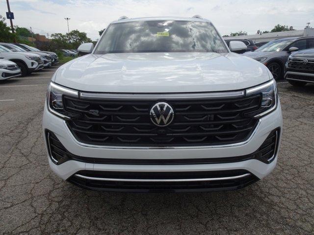 new 2024 Volkswagen Atlas car, priced at $55,741