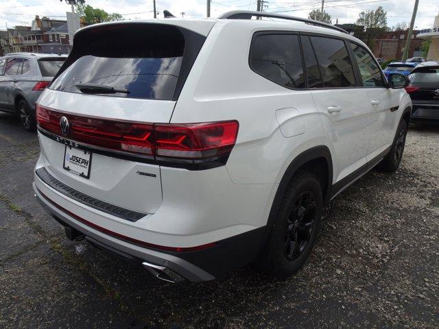 new 2024 Volkswagen Atlas car, priced at $55,198