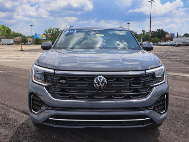 new 2025 Volkswagen Tiguan car, priced at $36,826