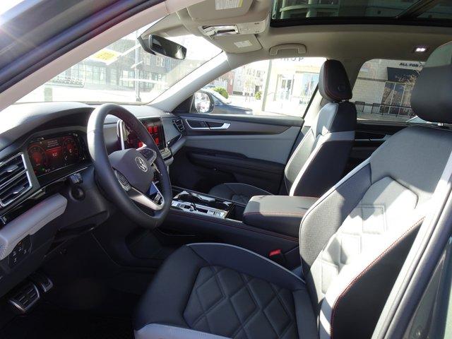 new 2025 Volkswagen Atlas car, priced at $48,656