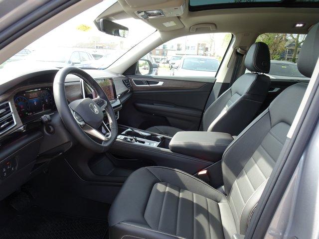 new 2025 Volkswagen Atlas car, priced at $51,826