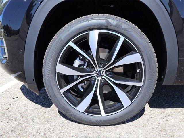 new 2025 Volkswagen Atlas car, priced at $55,873