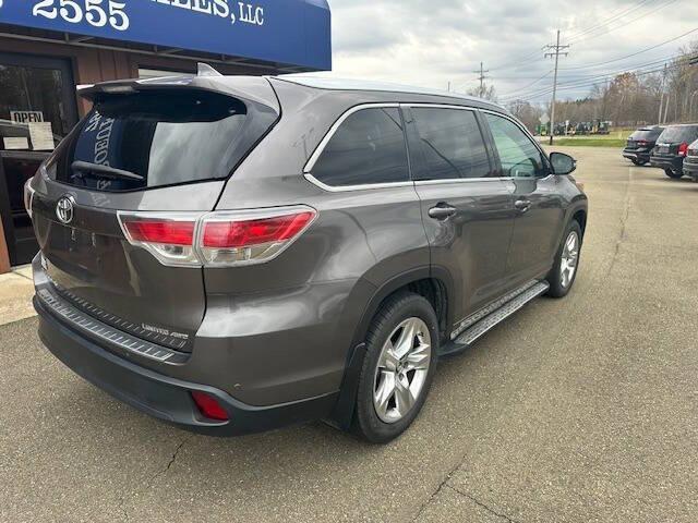 used 2016 Toyota Highlander car, priced at $18,900