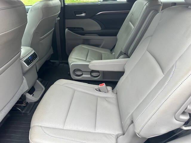 used 2016 Toyota Highlander car, priced at $18,900
