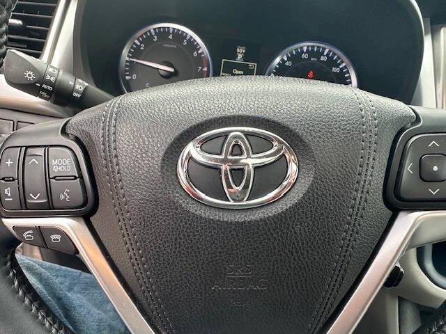 used 2016 Toyota Highlander car, priced at $18,900