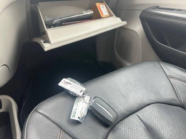 used 2018 Chrysler Pacifica car, priced at $12,900