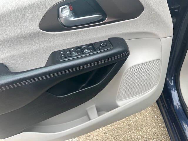used 2018 Chrysler Pacifica car, priced at $12,900