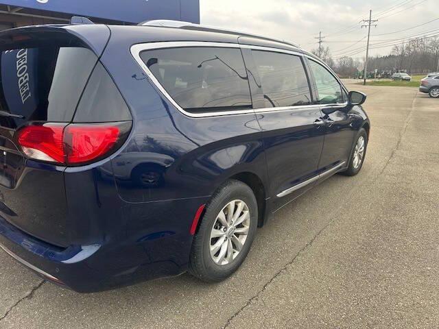 used 2018 Chrysler Pacifica car, priced at $12,900