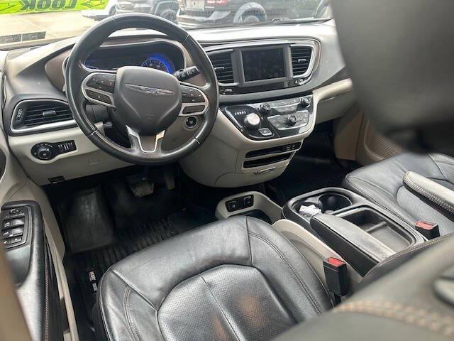 used 2018 Chrysler Pacifica car, priced at $12,900