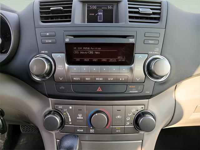 used 2011 Toyota Highlander car, priced at $9,895