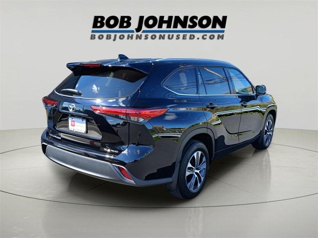 used 2022 Toyota Highlander car, priced at $38,165