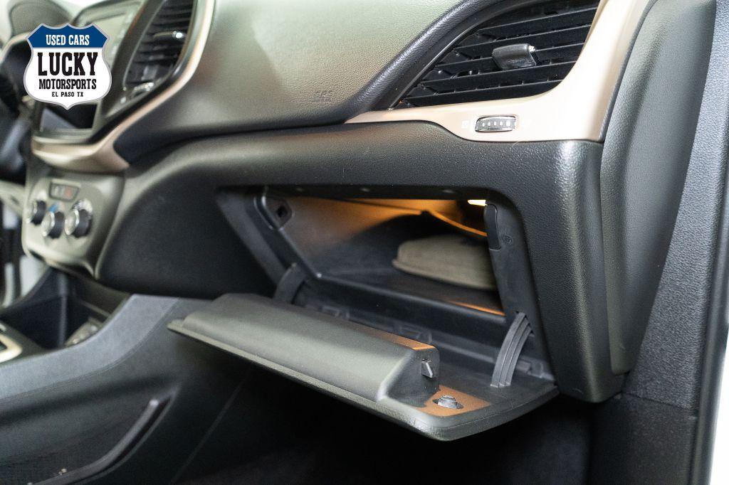 used 2015 Jeep Cherokee car, priced at $8,999