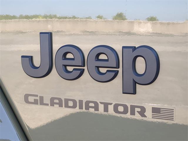 new 2025 Jeep Gladiator car, priced at $47,645