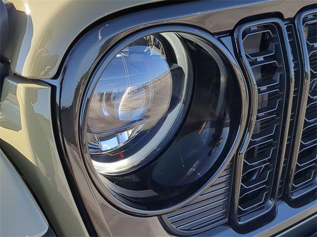 new 2025 Jeep Gladiator car, priced at $47,645