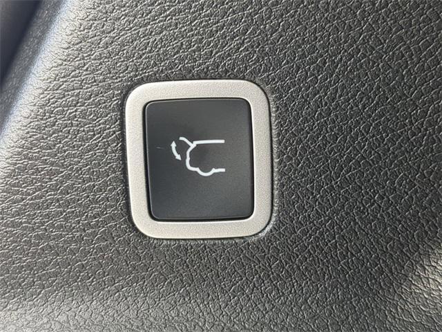 new 2026 Chrysler Pacifica car, priced at $44,084