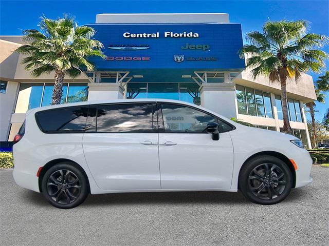 new 2026 Chrysler Pacifica car, priced at $44,084