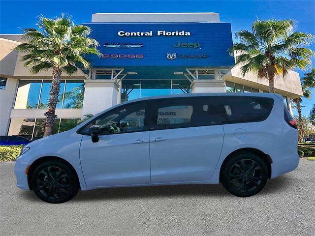 new 2026 Chrysler Pacifica car, priced at $44,084