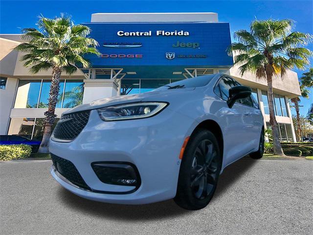 new 2026 Chrysler Pacifica car, priced at $44,084