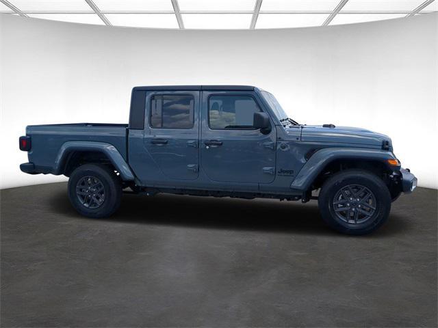 new 2024 Jeep Gladiator car, priced at $41,235